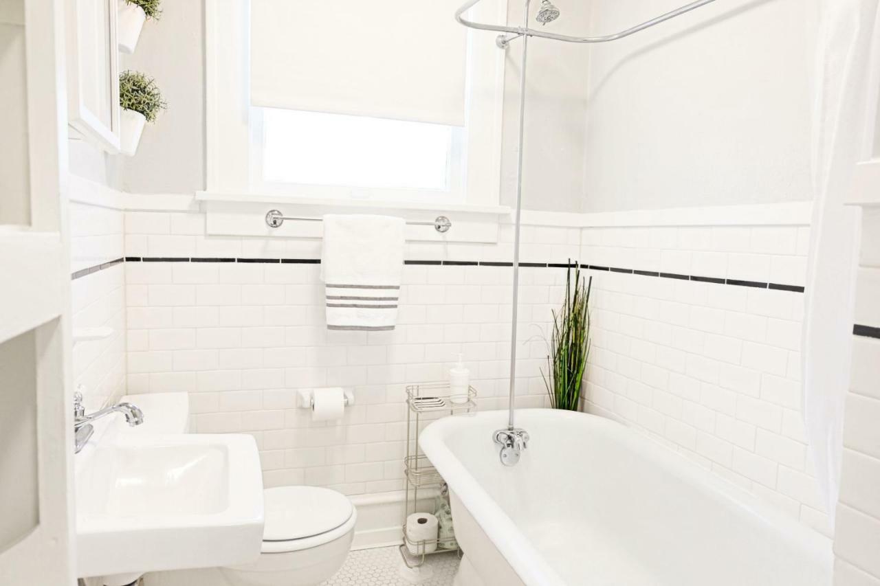 Urban Convenience Studio Flat Dallas Bagian luar foto